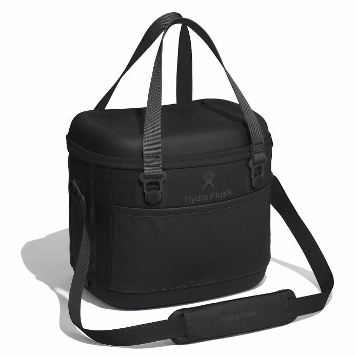 game-day-bundle-w8 12pco001-carryout-cooler-15l-black-angled_1_1.jpg