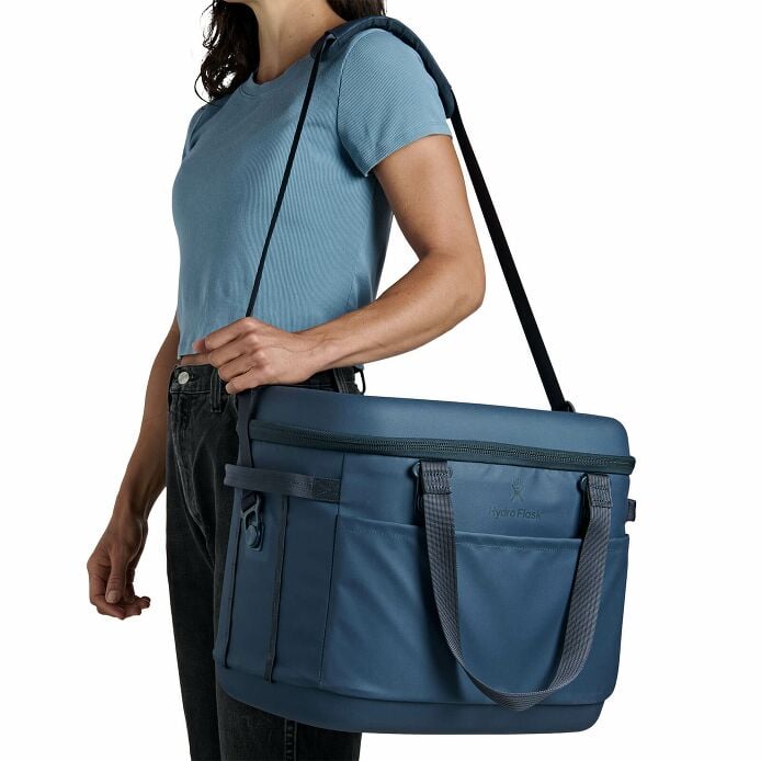 carryouttm-soft-cooler-30-l-d7 250815_hydro_s26_hb_14546_5.jpg