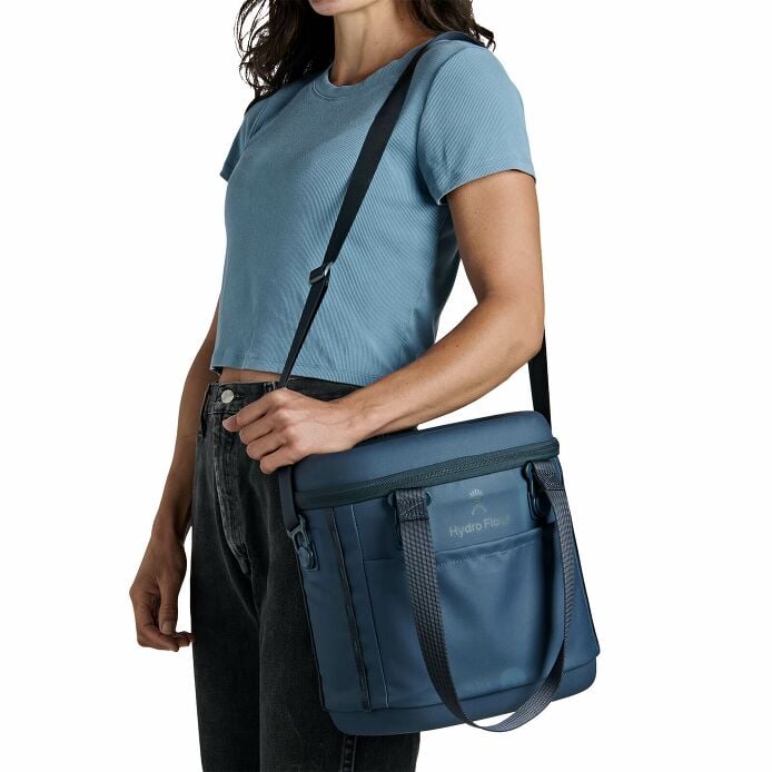 carryouttm-soft-cooler-10-l-k9 250815_hydro_s26_hb_14560_1_4.jpg