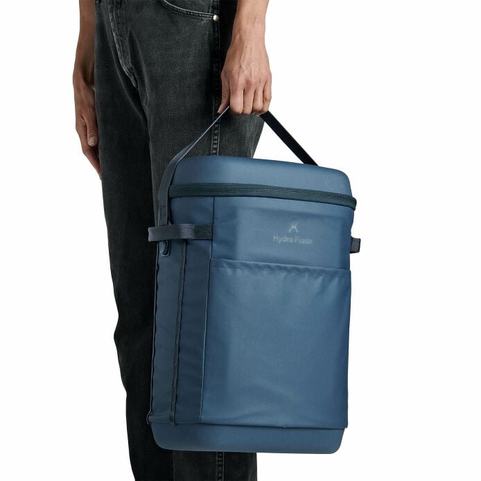 carryouttm-backpack-22-l-d7 250815_hydro_s26_hb_14597_6.jpg