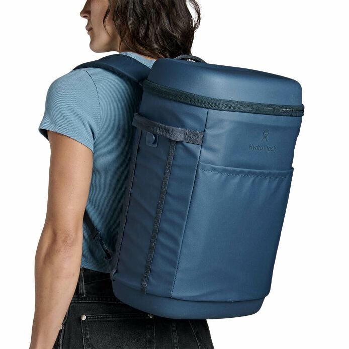 carryouttm-backpack-22-l-d7 250815_hydro_s26_hb_14605_7.jpg
