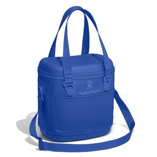 carryouttm-soft-cooler-10-l-k9 6pco382_carryout_cooler_10l_capri_blue_angled_1.jpg