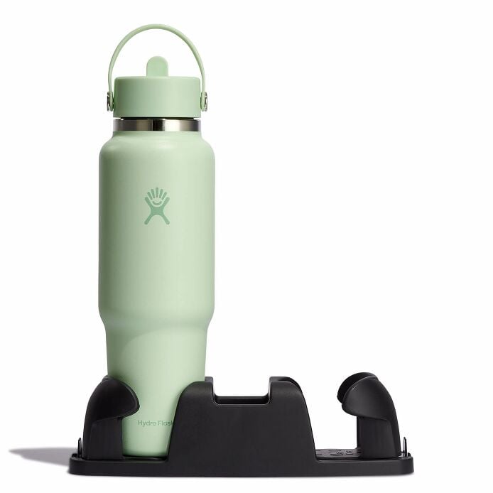 40-oz-travel-bottle-with-flex-straw-cap-s9 aloe-travel-bottle-in-cuplholder_3_3_1.jpg