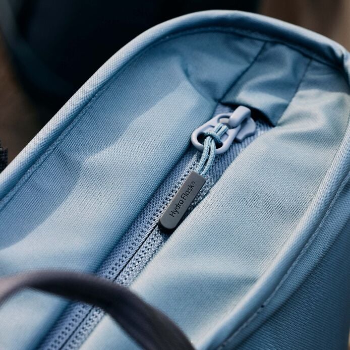 carryouttm-soft-cooler-tote-20-l-z0 hf_carryout_bouwer_d1_l1_torrey_pines_still_life_0112_9.jpg