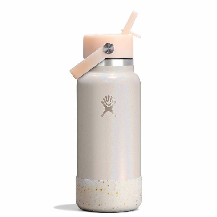 medium-boot-g1 le-f25w32-g-32-oz-wide-flex-straw-cap-glimmer-cream-straight-withboot_1_1_1.jpg
