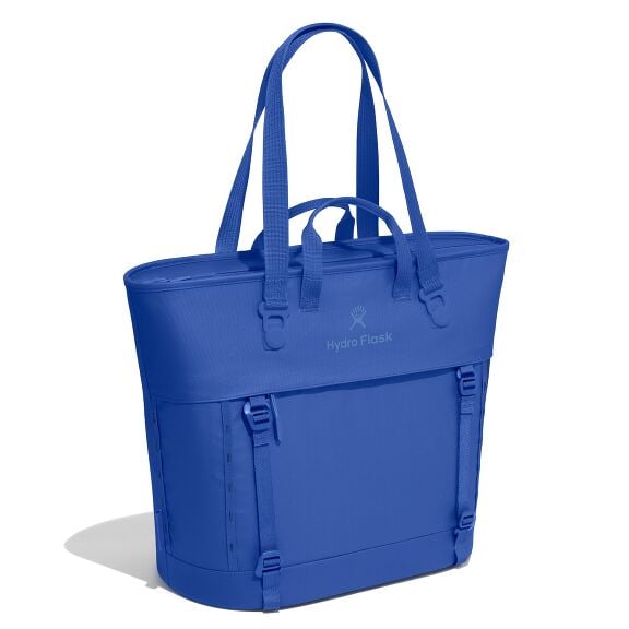 carryouttm-soft-cooler-tote-30-l-k7 maxiit382_carryout_tote_30l_capri_blue_angled_1.jpg