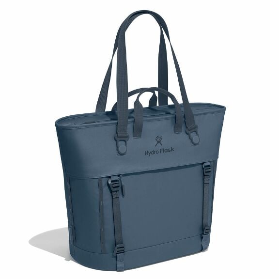 carryouttm-soft-cooler-tote-30-l-k7 maxiit384-carryout-tote-30l-harbor-blue-angled_1_1.jpg