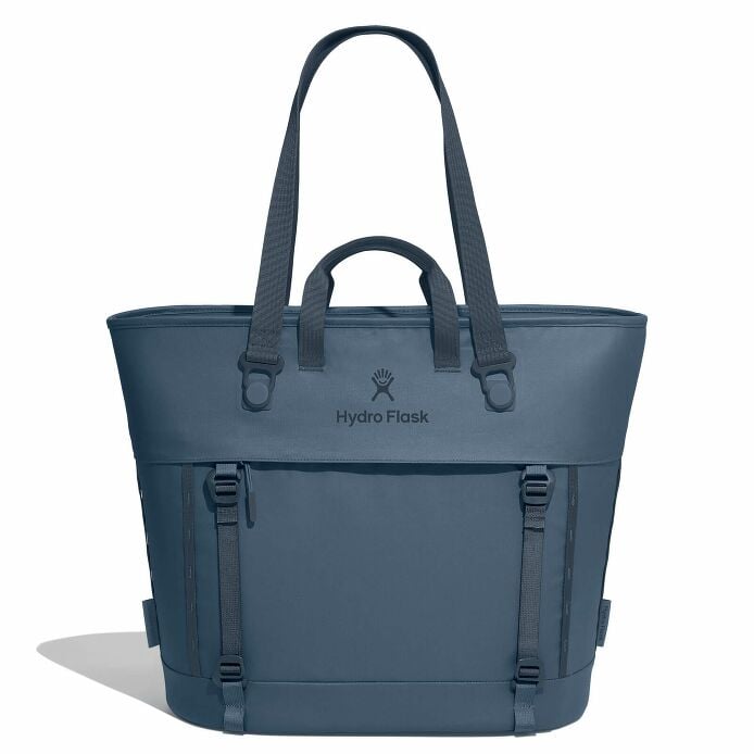 carryouttm-soft-cooler-tote-30-l-k7 maxiit384-carryout-tote-30l-harbor-blue-straight.jpg